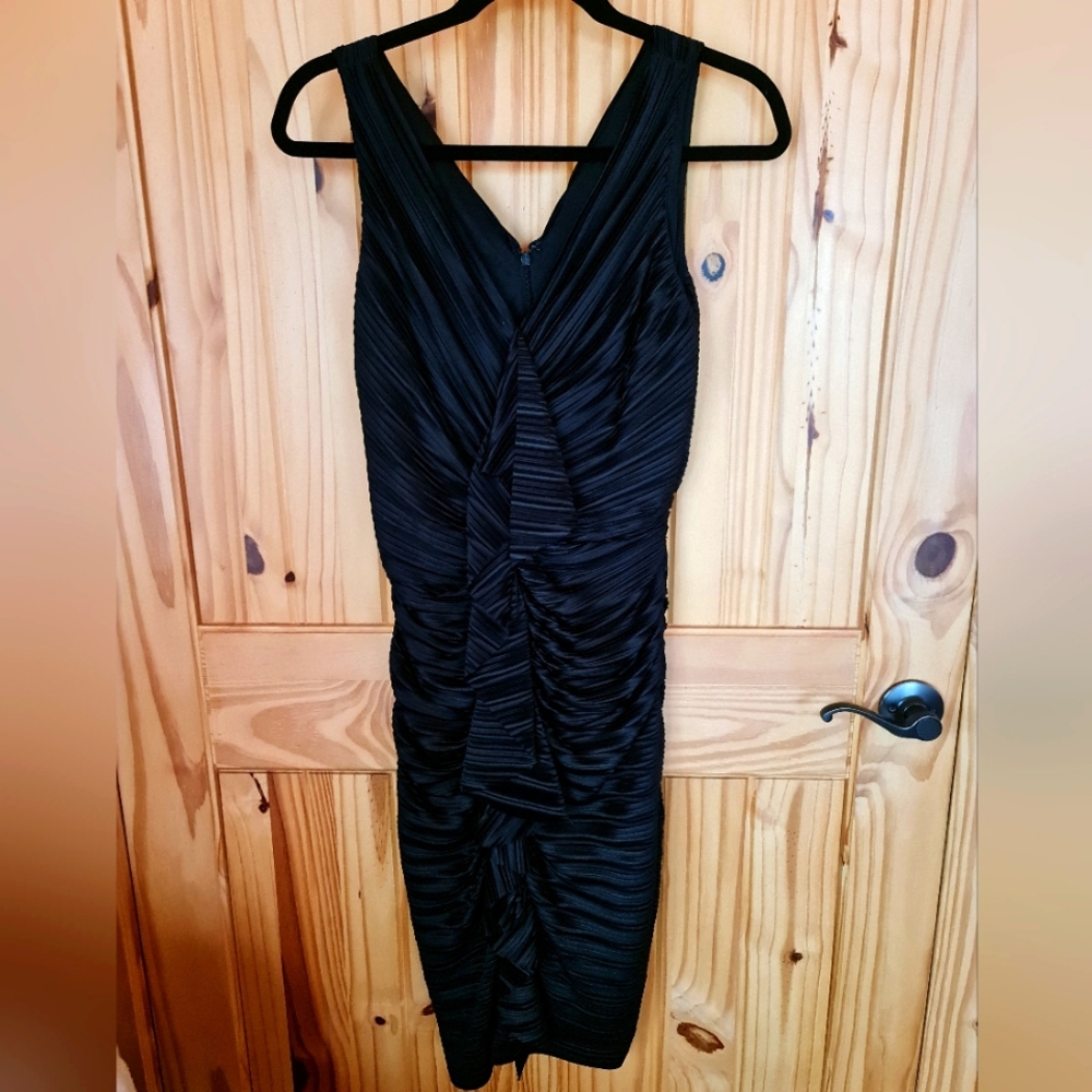 Suzi Chin for Maggy Boutique Knee Length Deep V Ruched Stretch EUC Size 8